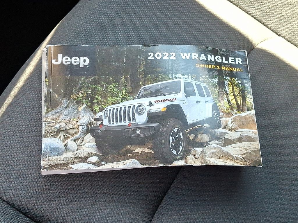 2022 Jeep Wrangler — photo 26