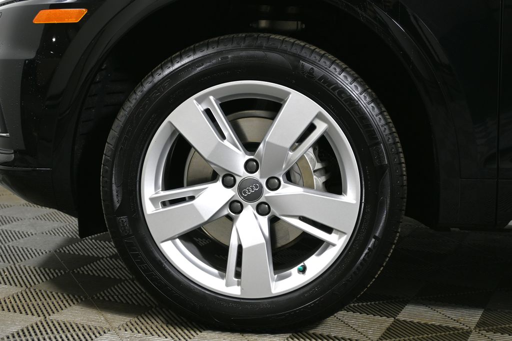 Thumbnail: 2019 Audi Q5 - 12