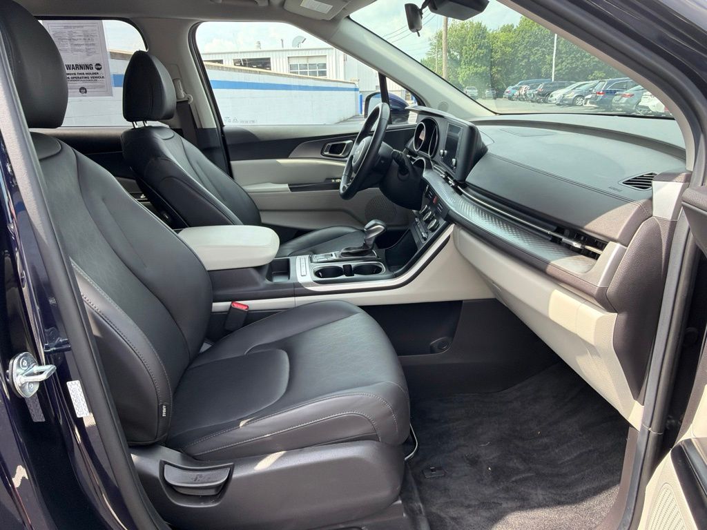Thumbnail: 2024 Kia Carnival - 24