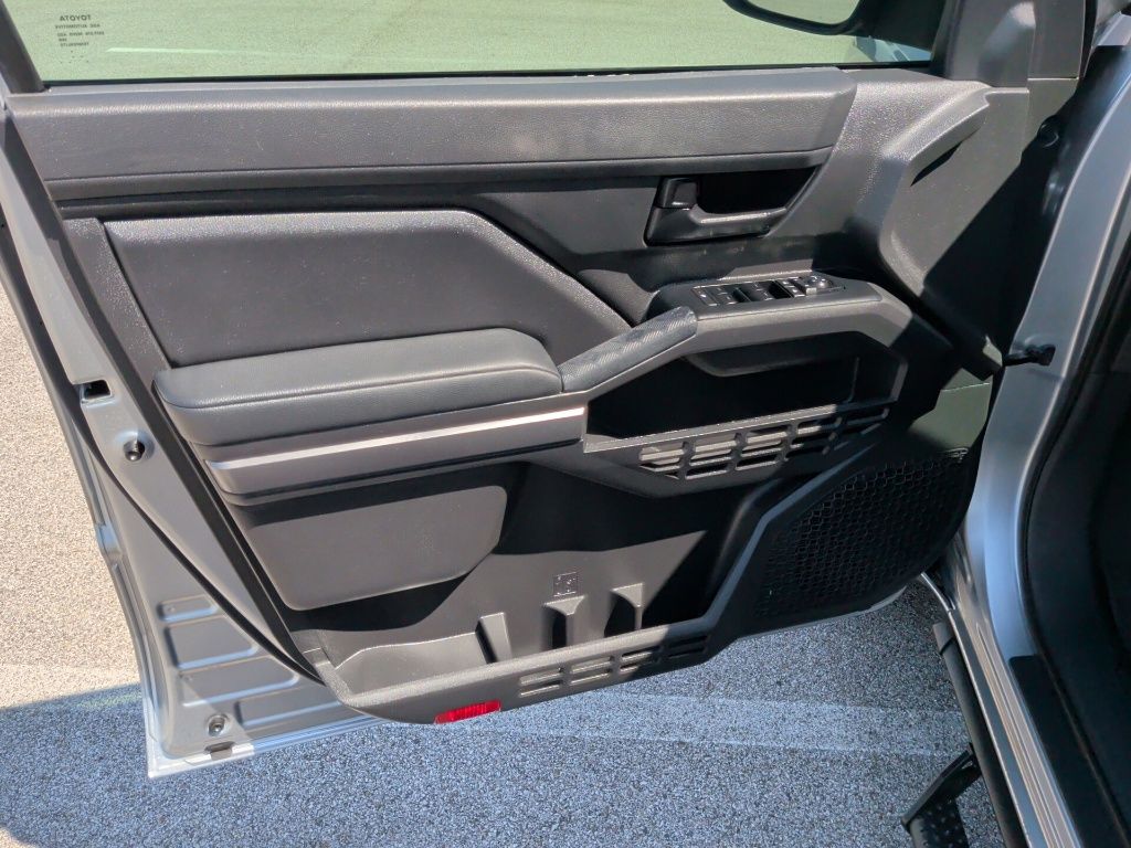 2024 Toyota Tacoma SR5 - 9