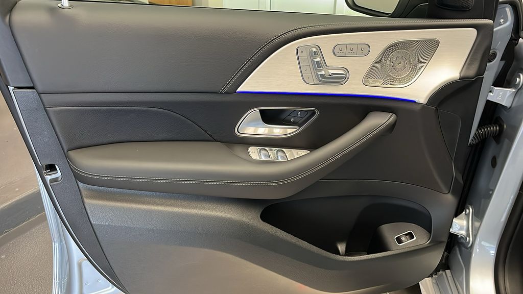 2025 Mercedes-Benz GLE 53 AMG 11