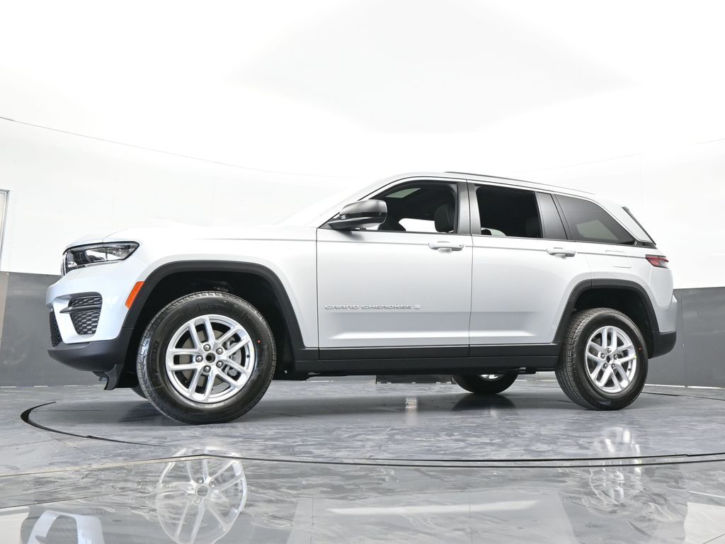 New 2026 Silver Zynith Jeep Laredo X image 50