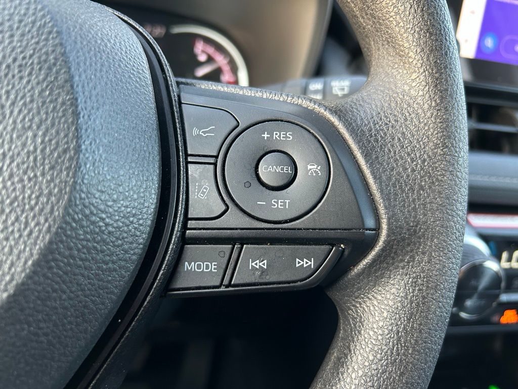 2024 Toyota RAV4 XLE 19