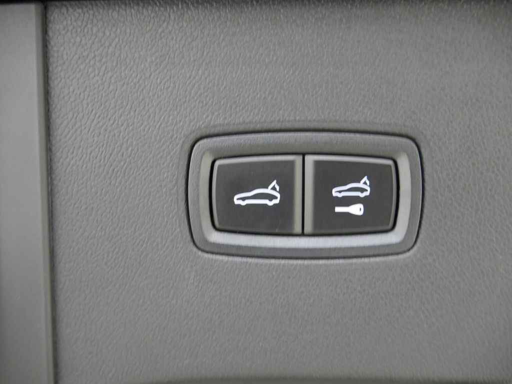 Thumbnail: 2024 Porsche Cayenne - 25