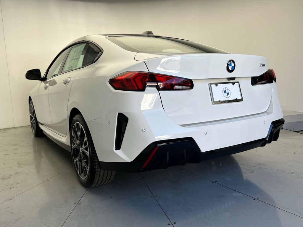 Thumbnail: 2026 BMW 2 Series - 4