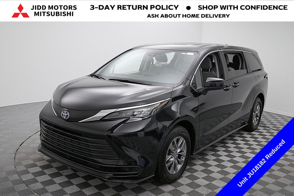 2024 Toyota Sienna LE 8-Passenger FWD