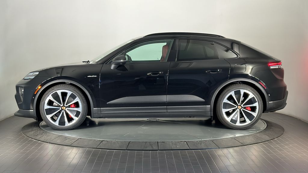 Thumbnail: 2025 Porsche Macan - 2