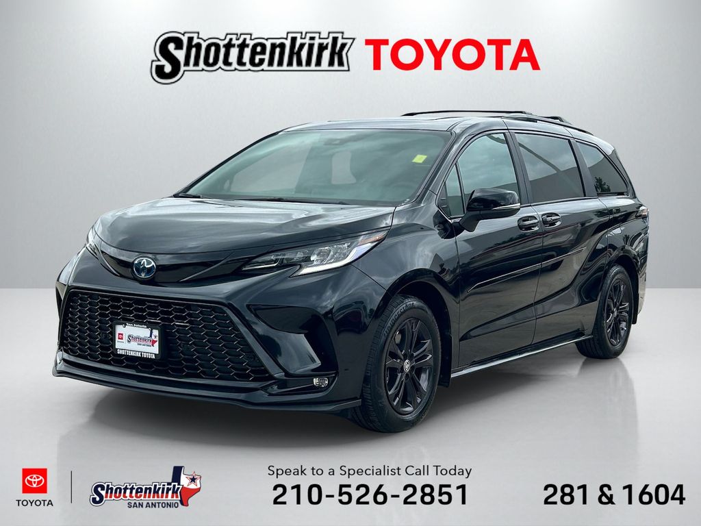 2025 Toyota Sienna XSE 7-Passenger Hybrid AWD's photo