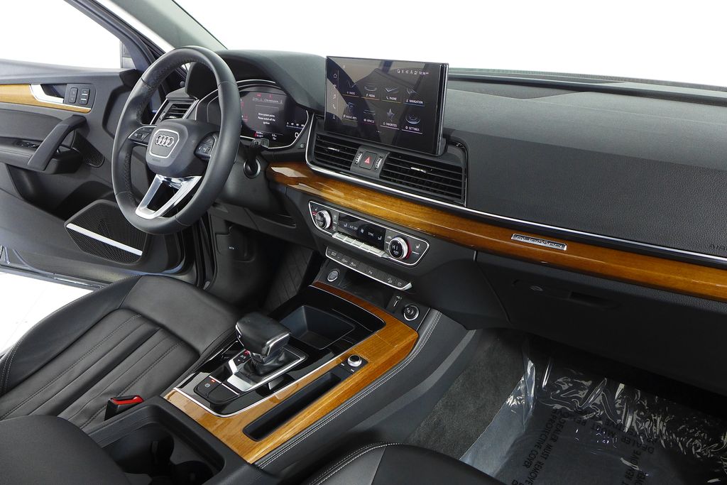 Thumbnail: 2023 Audi Q5 - 13