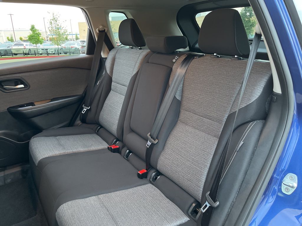 2023 Nissan Rogue SV 26