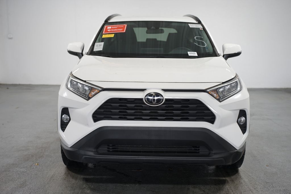 2021 Toyota RAV4 XLE 2