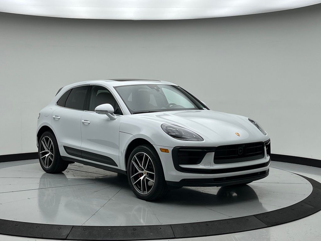 Thumbnail: 2024 Porsche Macan - 9