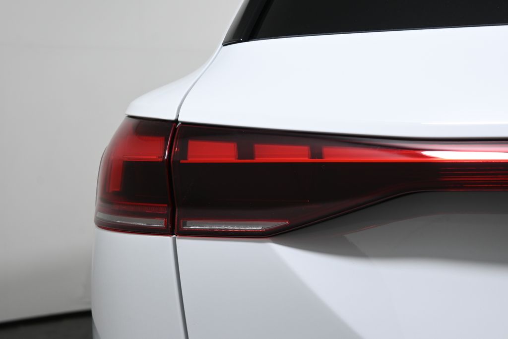 Thumbnail: 2025 Audi Q6 e-tron - 11