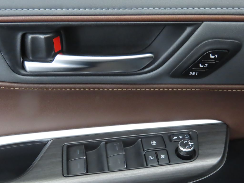 2021 Toyota Venza Limited 24