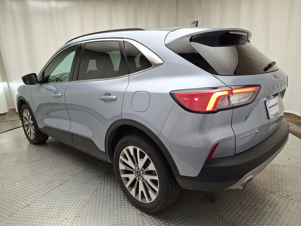 2022 Ford Escape Titanium 6