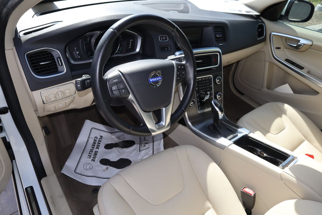 2015 Volvo V60 T5 9