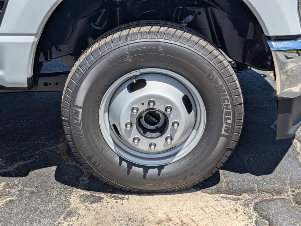2025 Ford F-350 Super Duty XL