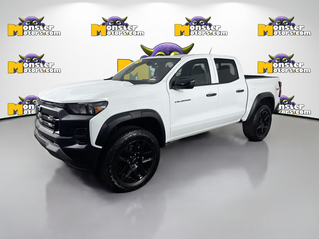 White 2024 Chevrolet Colorado Trail Boss Crew Cab 4WD Pickup Truck Four-Wheel Drive 8-Speed Automatic