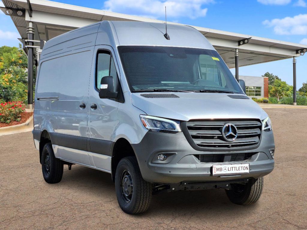 2024 Mercedes-Benz Sprinter 2500 Cargo 144 WB 2