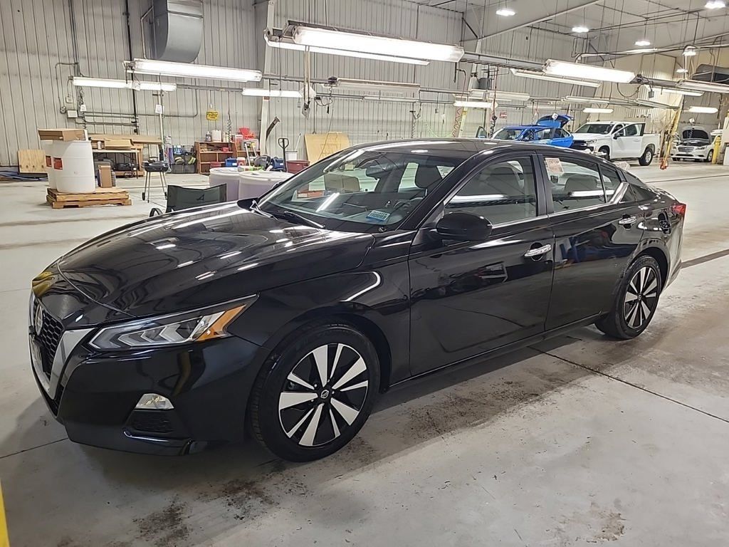 2022 Nissan Altima 2.5 SV FWD
