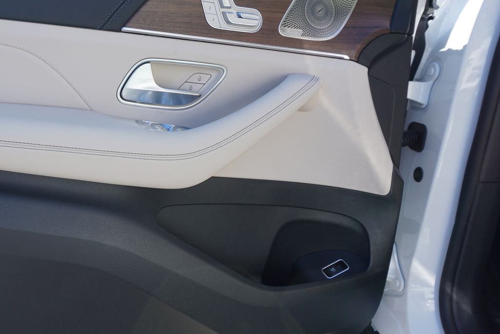 Thumbnail: 2026 Mercedes-Benz GLE - 24