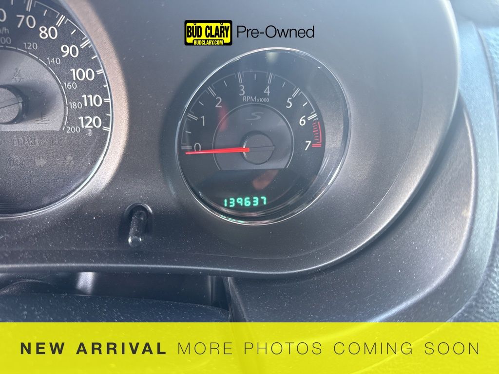 2013 Chrysler 200 Limited Sedan FWD