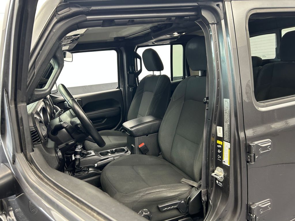 Used 2022 Granite Crystal Metallic Clearcoat Jeep Sport image 10