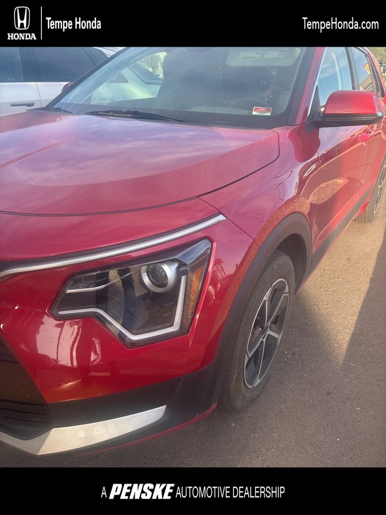 Thumbnail: 2023 Kia Niro - 1