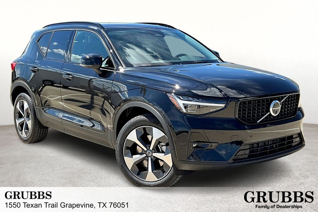 2026 Volvo XC40 B5 Plus AWD