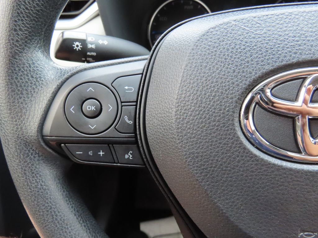 2022 Toyota RAV4 XLE 11