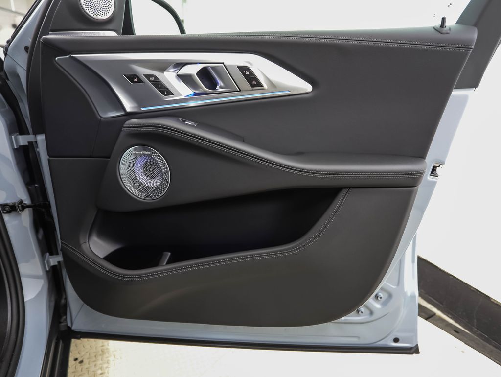 Thumbnail: 2026 BMW XM - 30