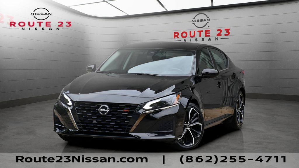 Super Black Clearcoat 2024 Nissan Altima Sedan Front-Wheel Drive Continuously Variable Transmission