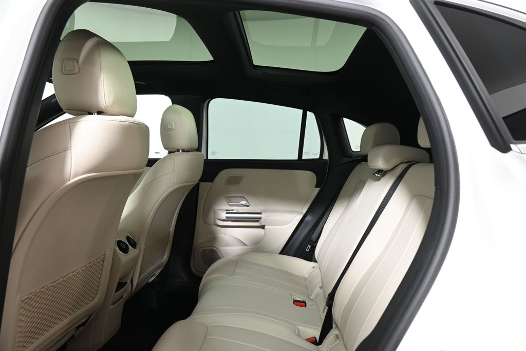 Thumbnail: 2026 Mercedes-Benz GLA - 27