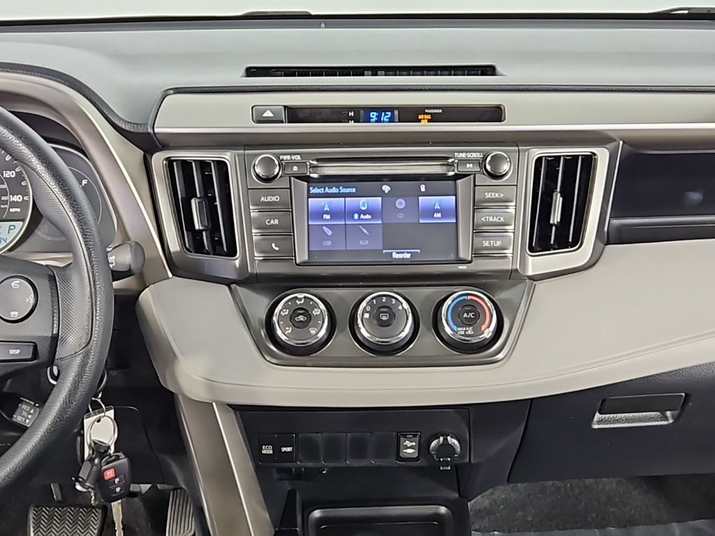 Thumbnail: 2015 Toyota RAV4 - 24