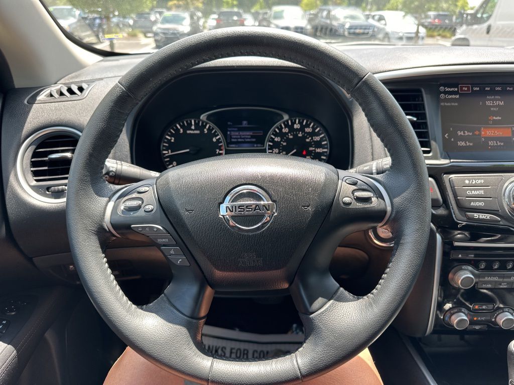 2017 Brilliant Silver Metallic Nissan Pathfinder SV FWD SUV