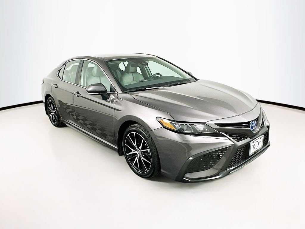 2023 Toyota Camry SE 3