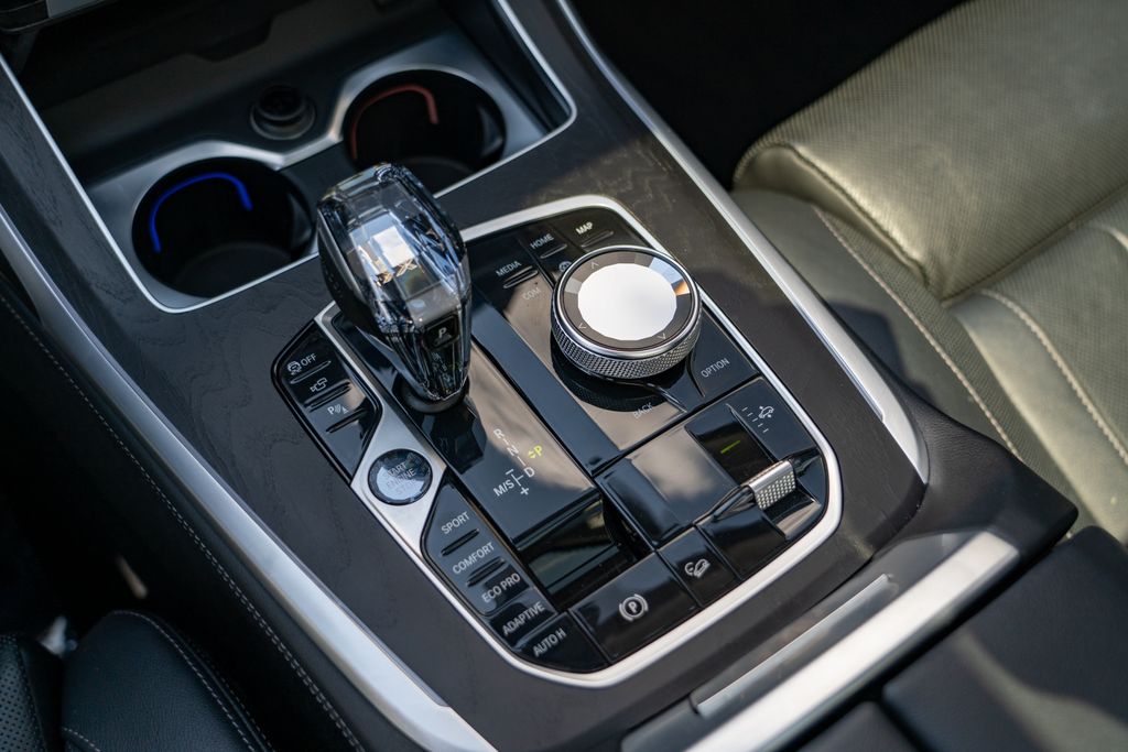 2022 BMW X7 xDrive40i photo