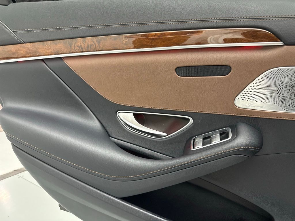 Thumbnail: 2016 Mercedes-Benz S-Class - 27