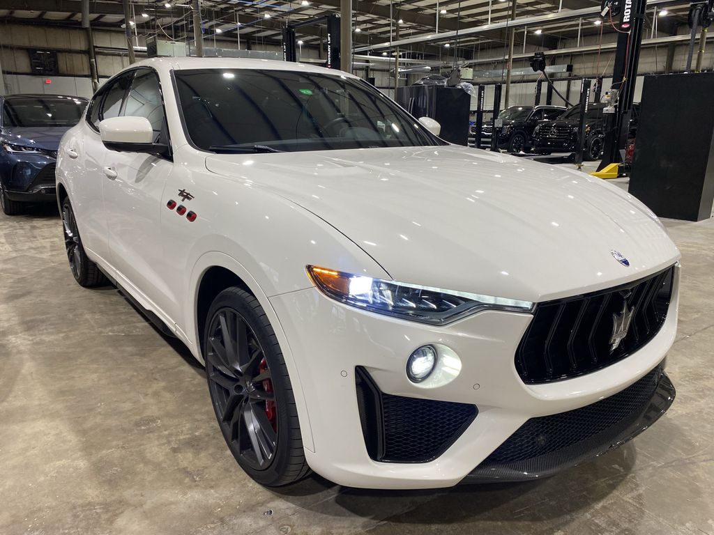 Bianco 2022 Maserati Levante SUV / Crossover All-Wheel Drive 8-Speed Automatic