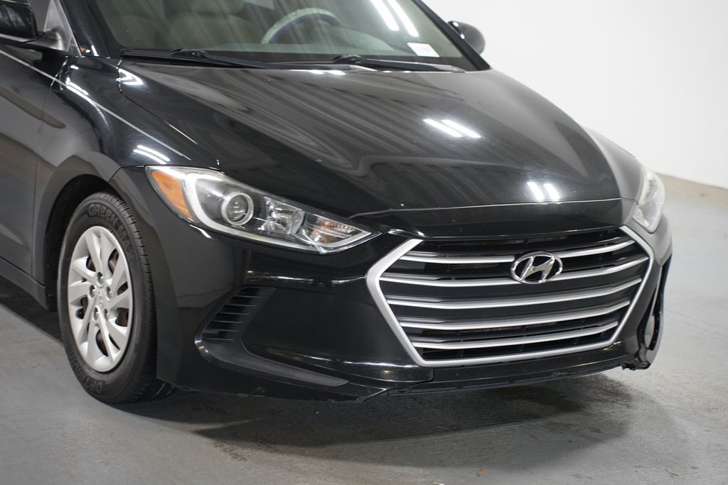 Thumbnail: 2017 Hyundai Elantra - 4