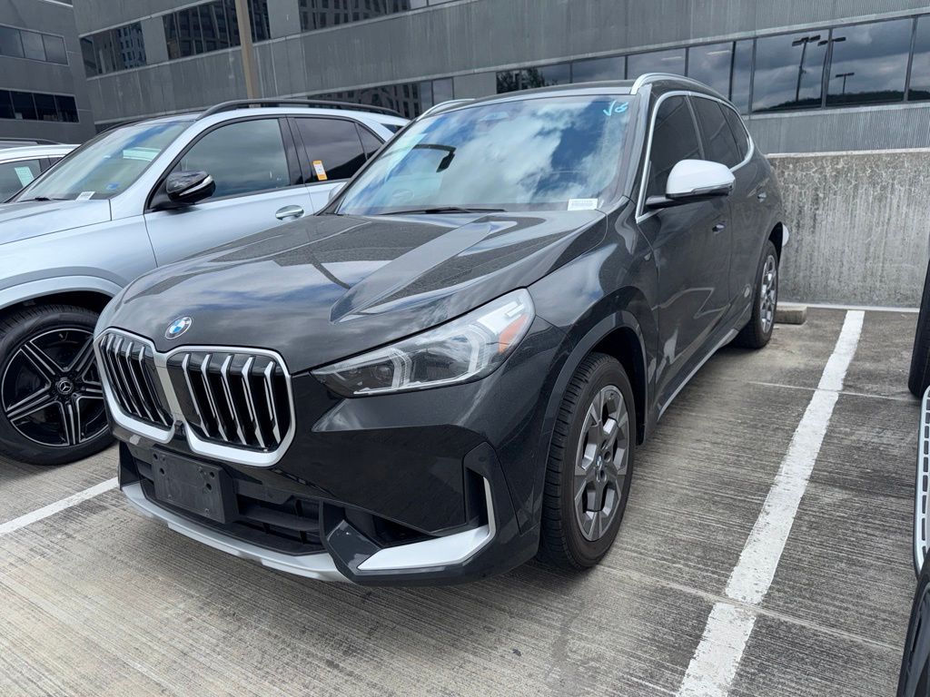 Thumbnail: 2023 BMW X1 - 1