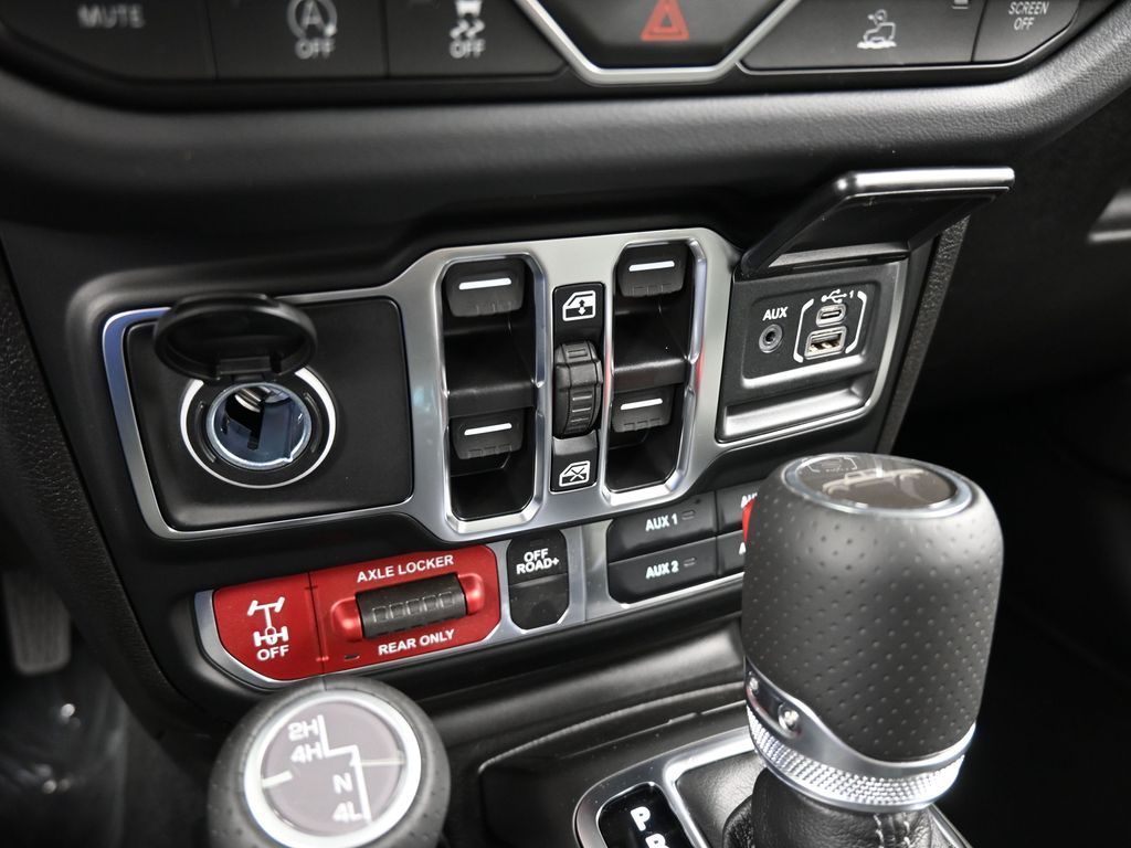 New 2026 Bright White Clearcoat Jeep Mojave image 18