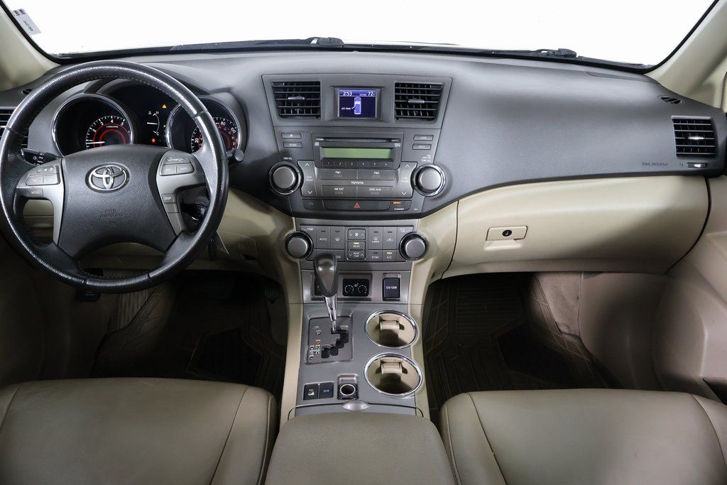 Thumbnail: 2010 Toyota Highlander - 8