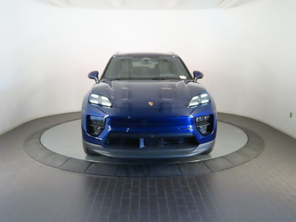 Thumbnail: 2024 Porsche Macan - 10