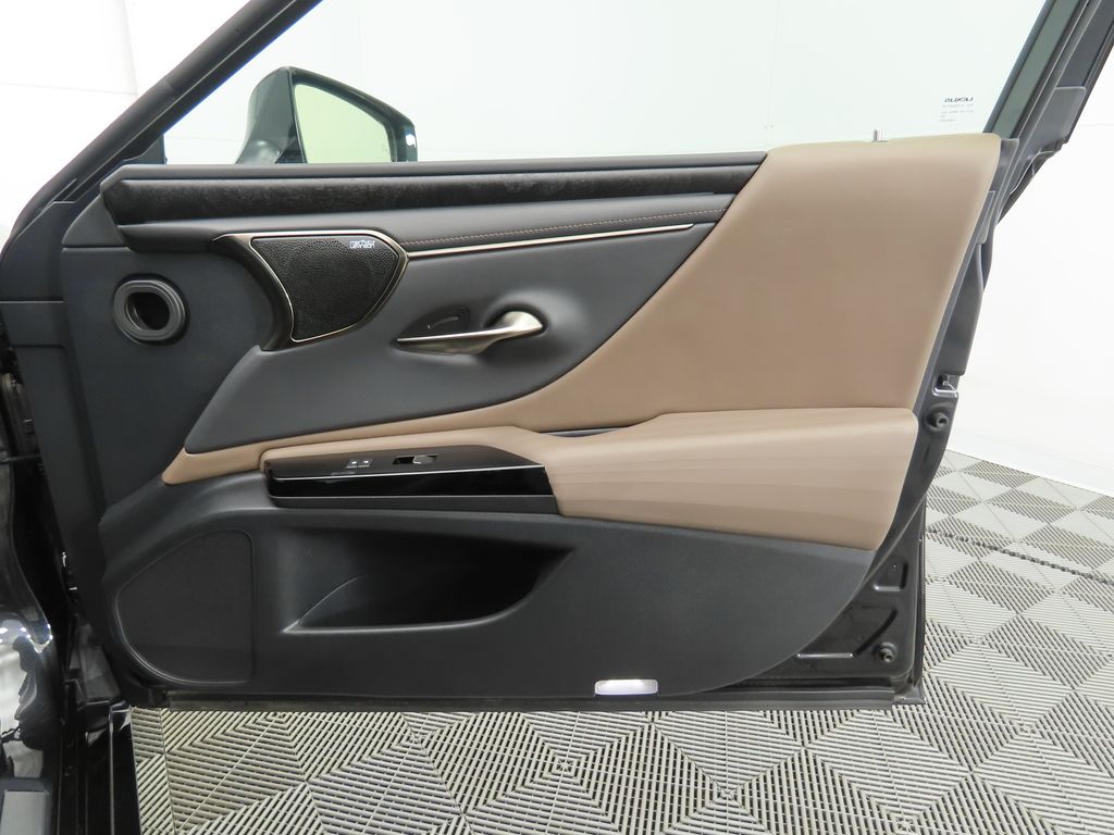 2022 Lexus ES 350 Luxury 26