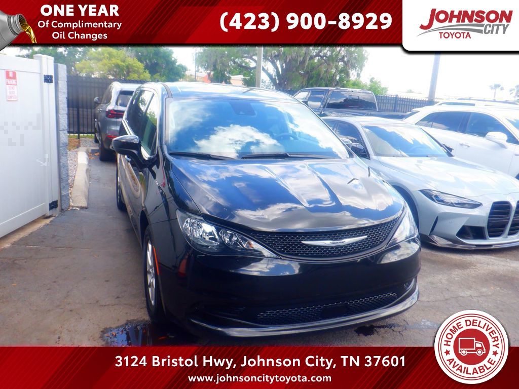 Brilliant Black Crystal Pearlcoat 2023 Chrysler Voyager LX FWD Minivan Front-Wheel Drive 9-Speed Automatic