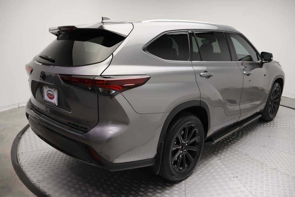 Thumbnail: 2026 Toyota Highlander - 8