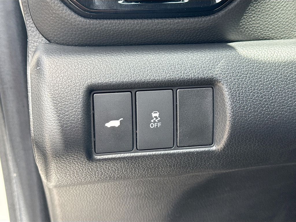 Used 2025 White Honda EX-L image 10