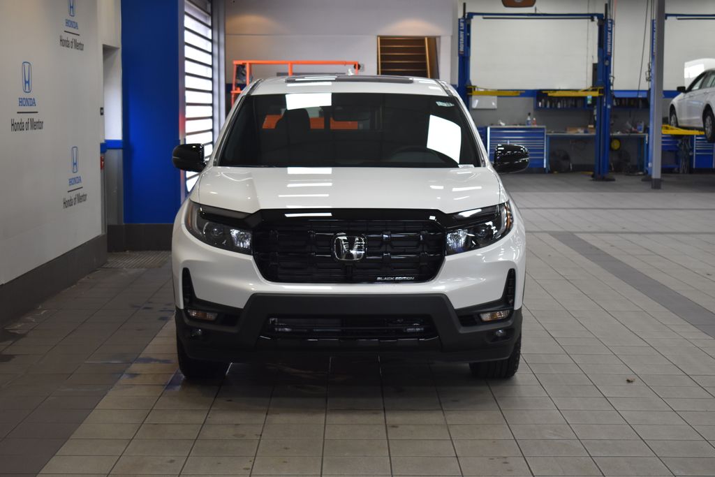 2025 Honda Ridgeline Black Edition 2