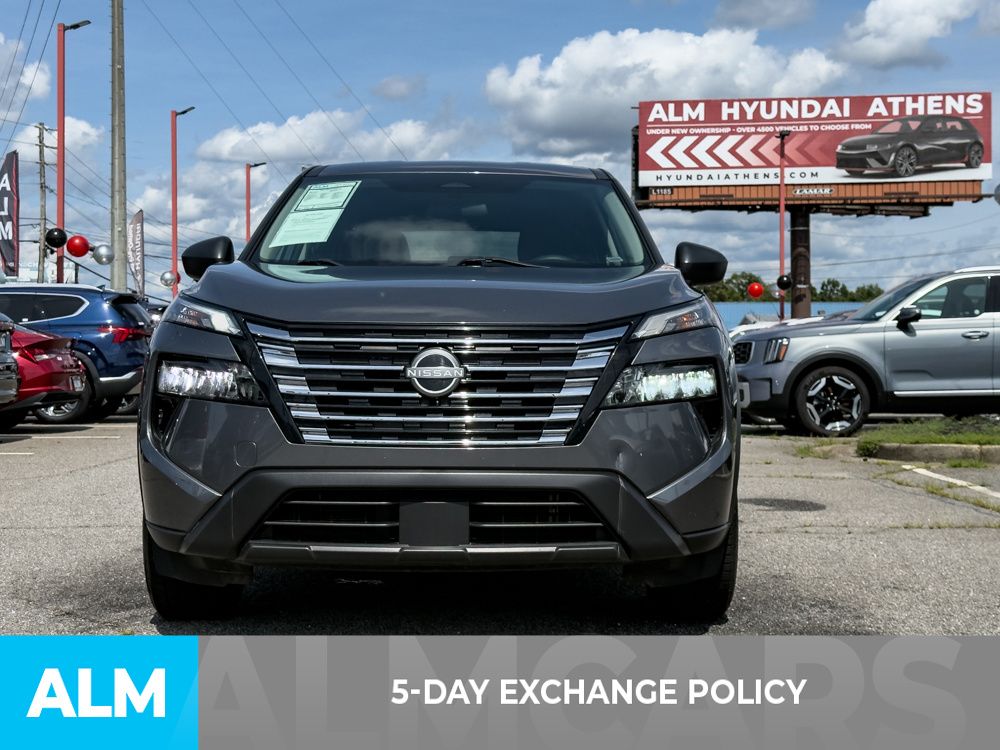 Used 2024 Gray Nissan S image 3